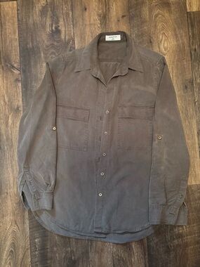 Aritzia Babaton Utility Button-Up Collar Shirt in Army Green